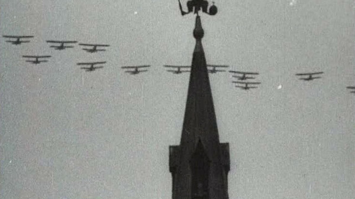 Двуглавые Орлы на башнях Кремля до 1935