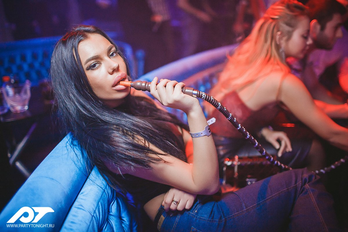 Пиджейка. Клубные фотоотчеты. Новосибирск девушки в клубе. Геометрия ночной клуб. В клубе фотоотчет.