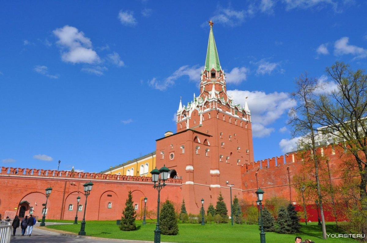 Троицкая башня в Москве