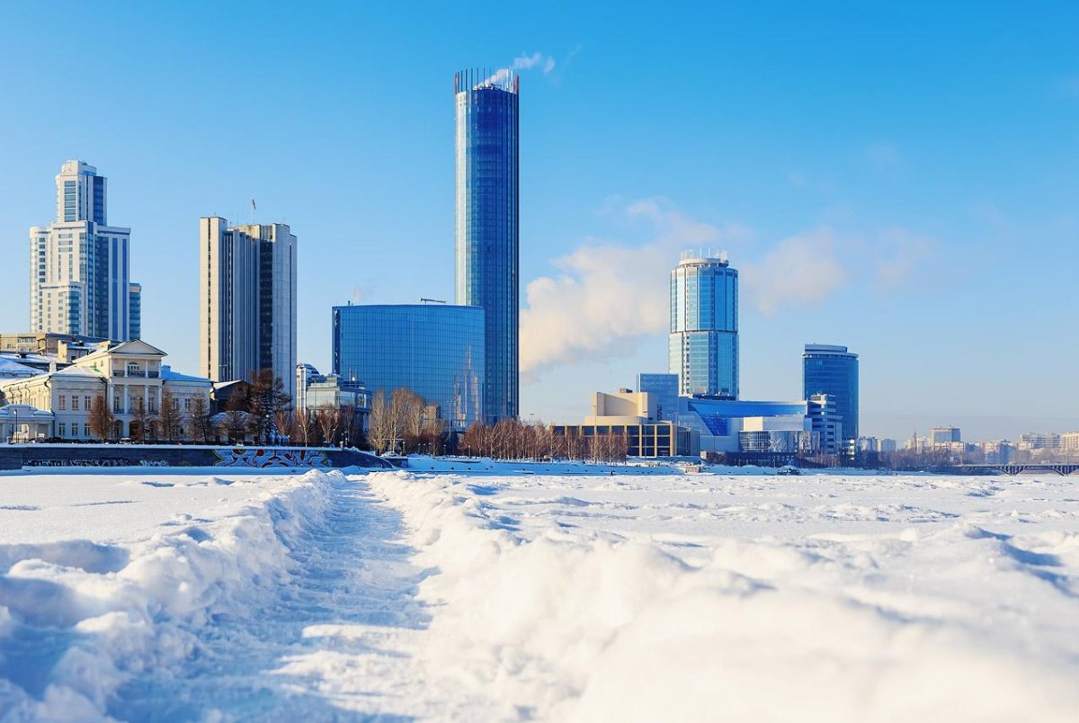 Зимний екатеринбург фото. ЕКБ Сити зимой. Екатеринбург-Сити Екатеринбург зима. Екатеринбург набережная зима. Екатеринбург Сити зимой.