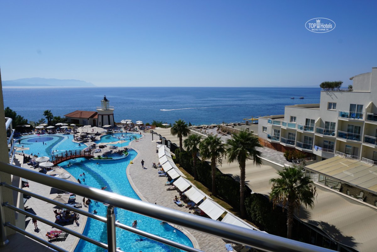 Otium Sealight Beach Resort аквапарк