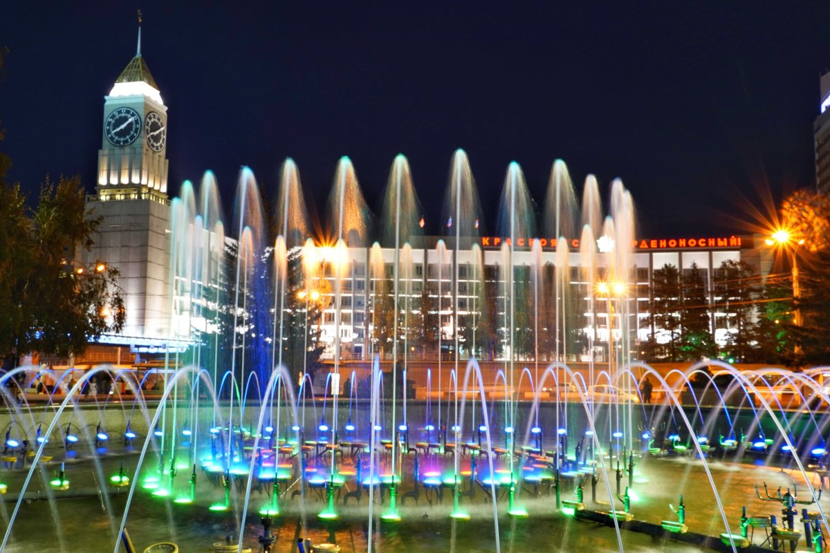Фонтан ночной Красноярск