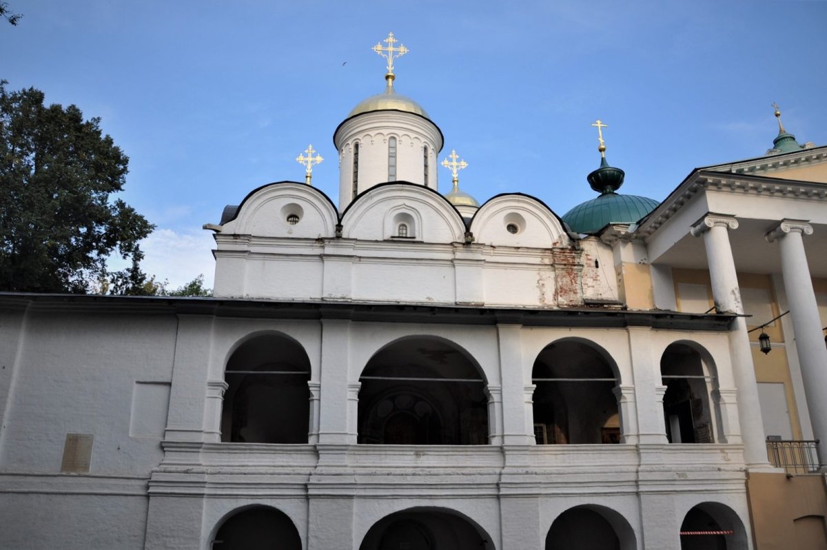Изображение притвора Спасо Преображенского собора в Ярославле