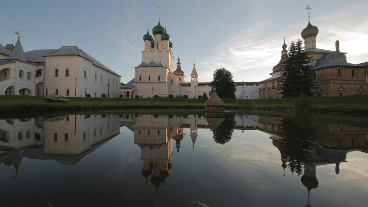 Кремль в Ростове Великом Ярославской области на берегу